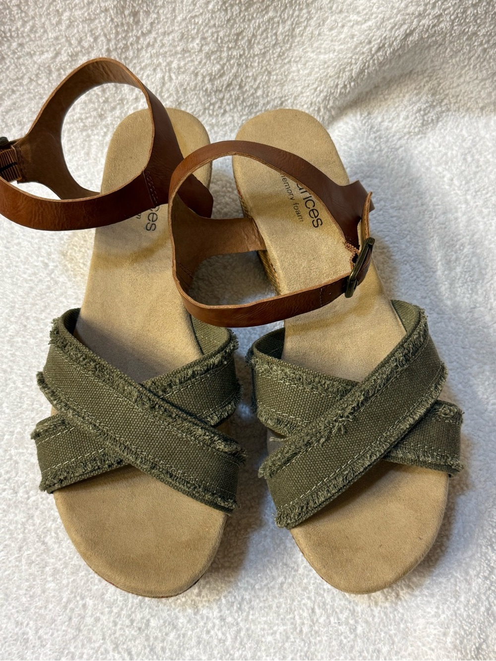 Women’s Olive Green Canvas Crisscross Sandals with Brown Ankle Strap  Size 10.5